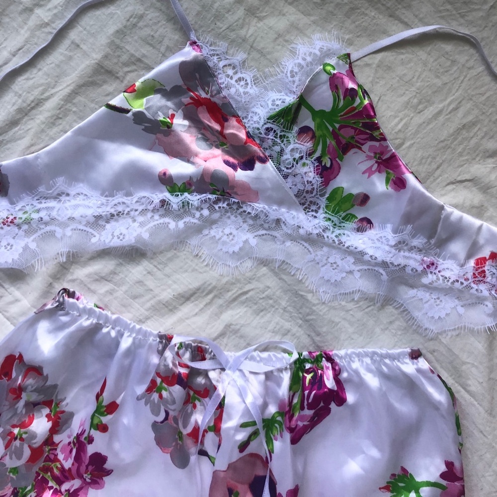 floral lounge/sleep set